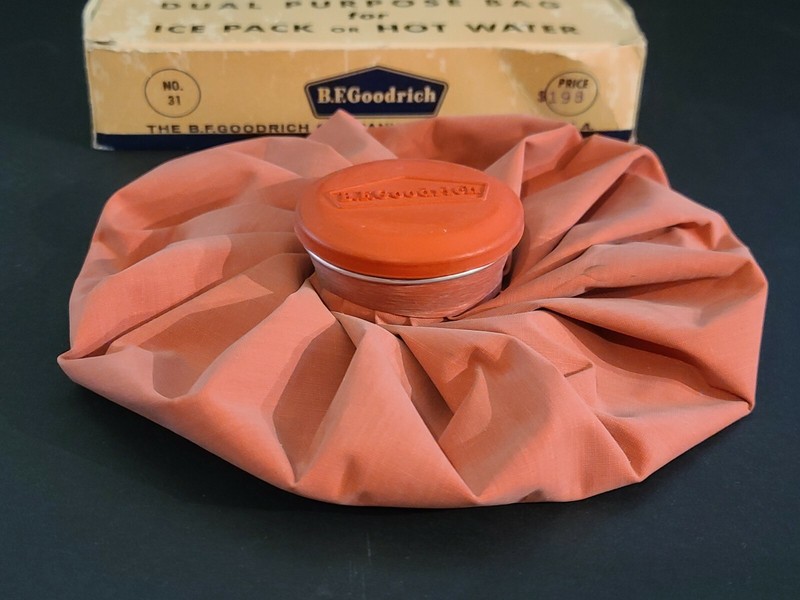Vintage B.F. Goodrich Dual Purpose Bag Ice Or Hot Water Pack In Original Box gallery
