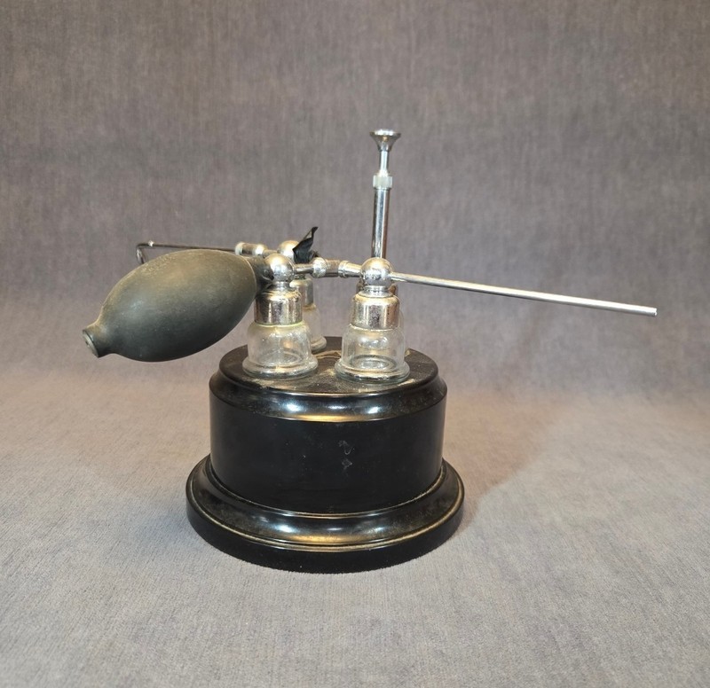 Antique Devilbiss Medicine Dentist Atomizer Set with Bakelite Holder gallery