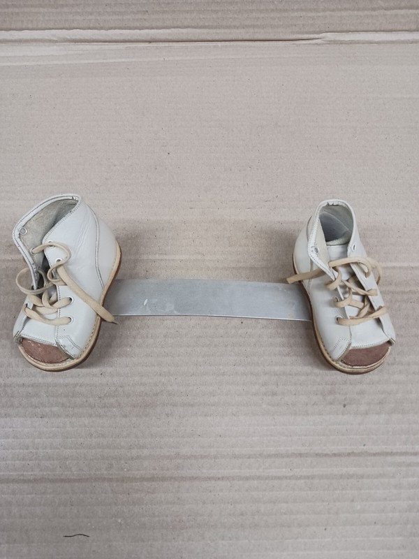 Made in USA Baby Corrective Club Foot Bar & White Leather Shoes 5 in Heel- Toe