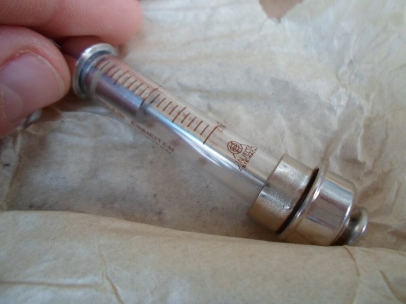 Vintage 1970's LOT of 5 Thermo Glass Syringe Injecta Original Record 2ml Germany gallery