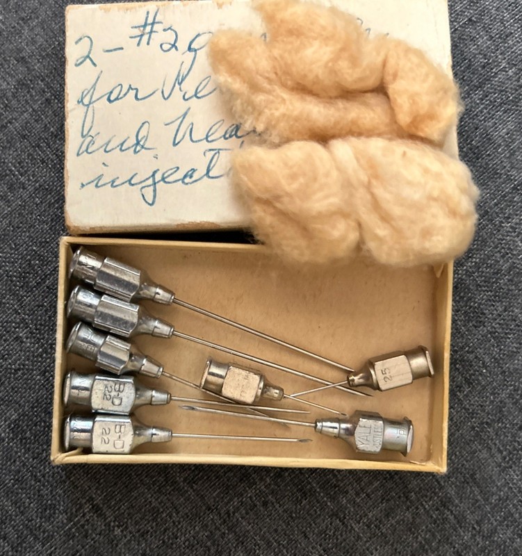 Vintage B-D Yale Hypodermic Needles Set 20, 21, 22, & 25