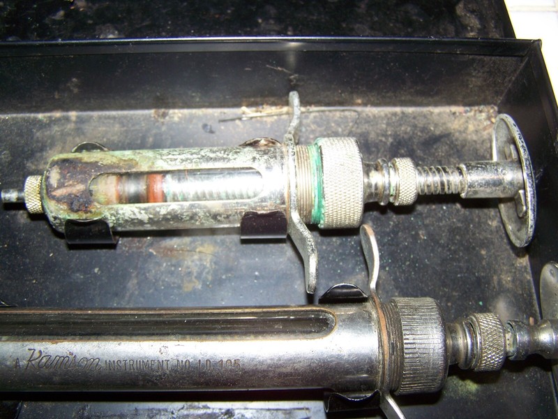Vintage Veterinary Syringe Ramson Ideal Instrument Co. Chicago I.D. 105 READ gallery