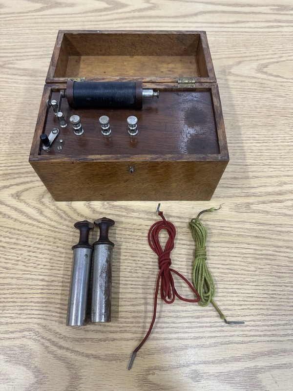 Antique Electrotherapy Device. *UNTESTED gallery