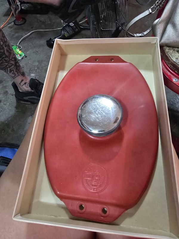 VINTAGE NO 29 B. F. GOODRICH OVAL ICE CAP RED WATER BOTTLE IN ORIGINAL BOX €