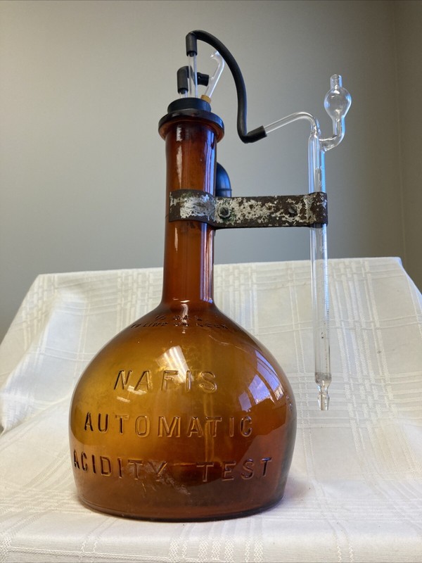 Vintage Amber 1/2 Gallon Laboratory Beaker NAFIS Acidity Test Lab Medical Tool