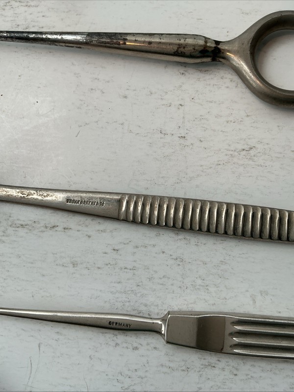 Vintage MEDICAL RETRACTORS 5 Pieces gallery