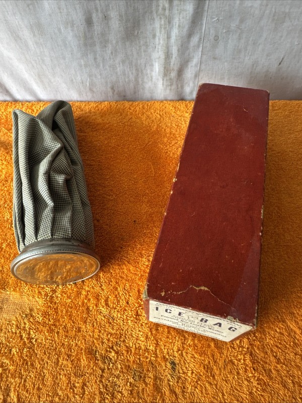M•Vintage English Style Ice Bag Size 9 By Davidson Rubber With Original Box gallery