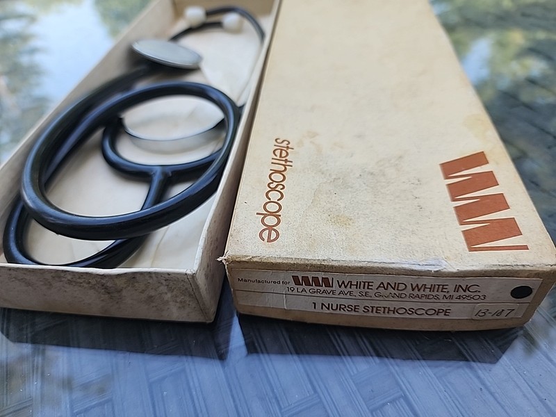 Vintage Nurse Stethescope With box White & White Inc. Model 13-107