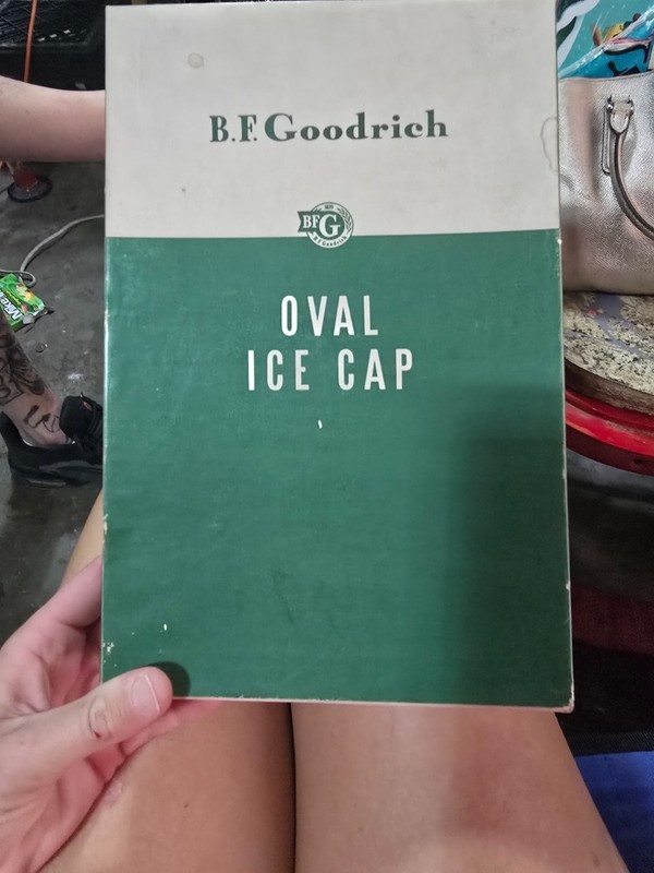 VINTAGE NO 29 B. F. GOODRICH OVAL ICE CAP RED WATER BOTTLE IN ORIGINAL BOX € gallery