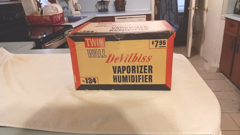 Vintage DeVilbiss #134 Vaporizer Humidifier In Original Box with Instruction…