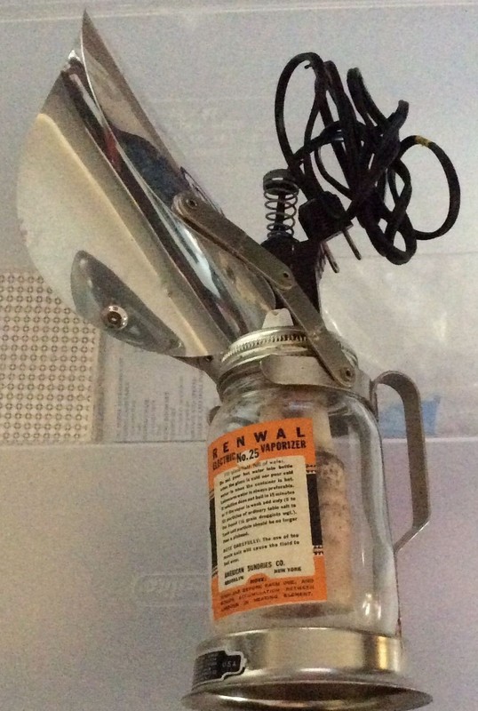 Renwal Electric Vaporizer No. 25 With Steam Hood Feature Vintage Collectible 193 gallery