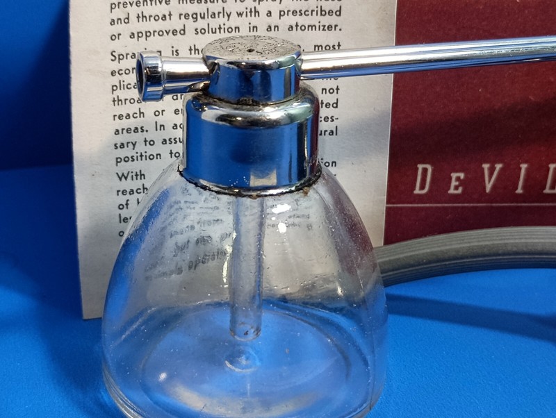 Vintage 1940s DeVilbiss Nose & Throat Adjustable Tip Atomizer No.15 w/Box gallery