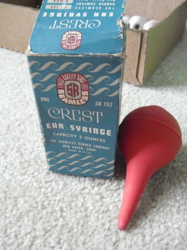 Vintage Crest Ear Syringe SR 152 Seamless Rubber Company New in Box