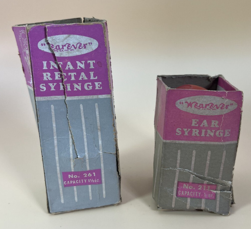 VINTAGE WEAREVER INFANT RECTAL SYRINGE IN BOX no. 261 , USA, 1 1/2 oz capacity gallery