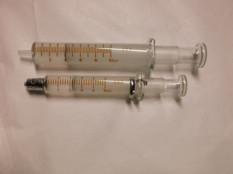 2 VINTAGE GLASS LUER SYRINGES, Lot 2, 10cc & 5cc, With original blue boxes gallery