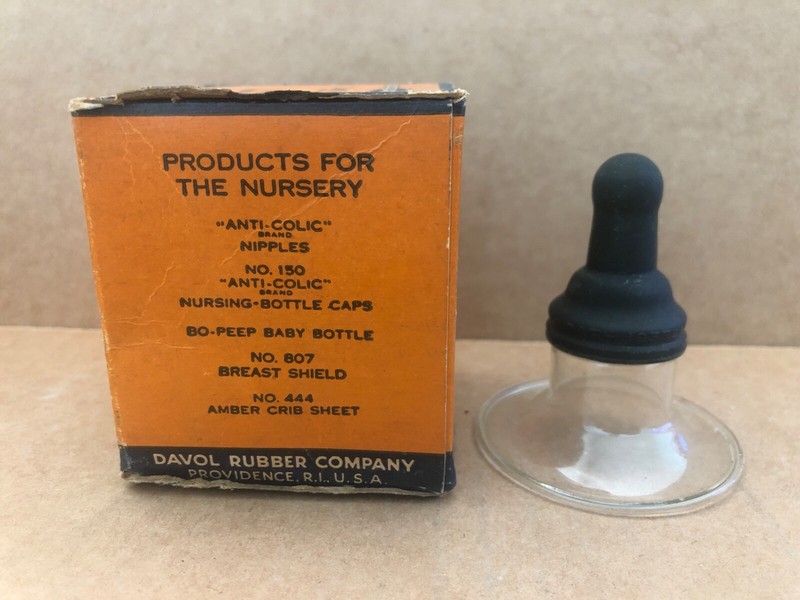 Vintage DAVOL ANTI-COLIC Brand Three Hole Nipple Shield w/ Box #773 Rubber Co RI gallery