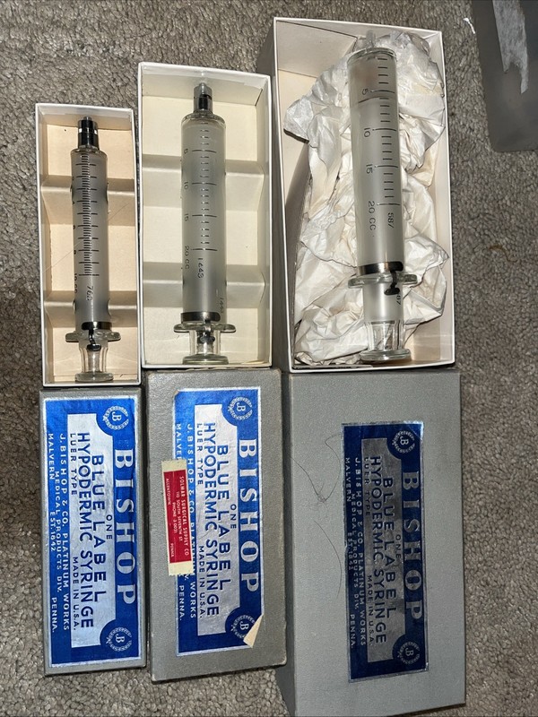 3 Vintage J Bishop & Co Platinum Works Blue Label Hypodermic Syringe w Box