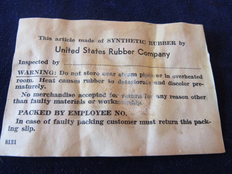 Vintage U.S Drug Sundries English Breast Pump w/Box A56 gallery