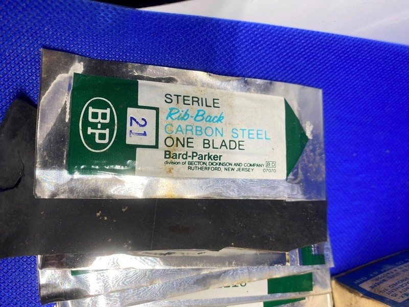 Bard-Parker sterile carbon steel surgical scalpel blades vtg medical tools Doct gallery