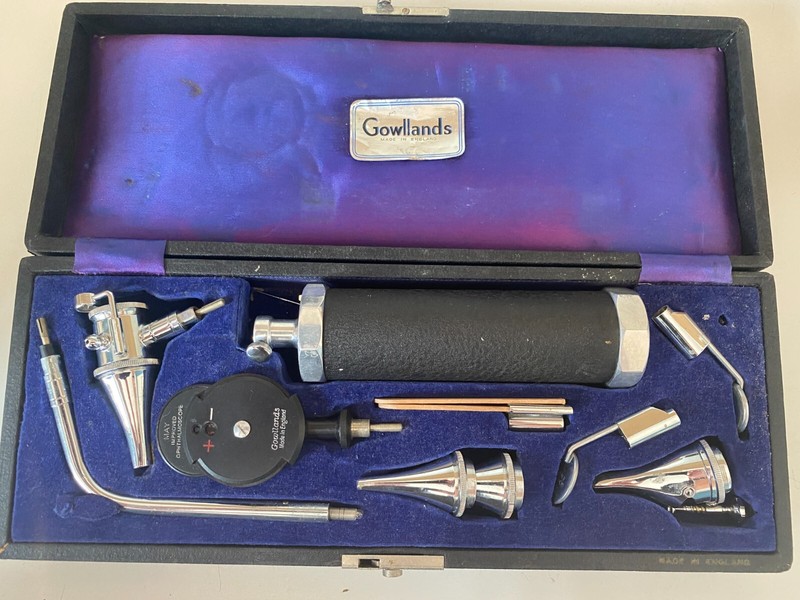 VINTAGE GOWLLANDS OTOSCOPE OPHTHALMOSCOPE DIAGNOSTIC SET MEDICAL INSTRUMENTS