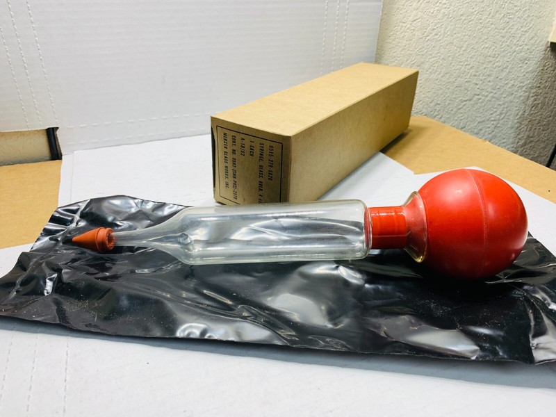 Vintage 1960's MERCER Glass Works 4 oz Glass Bulb Syringe NOS NIB