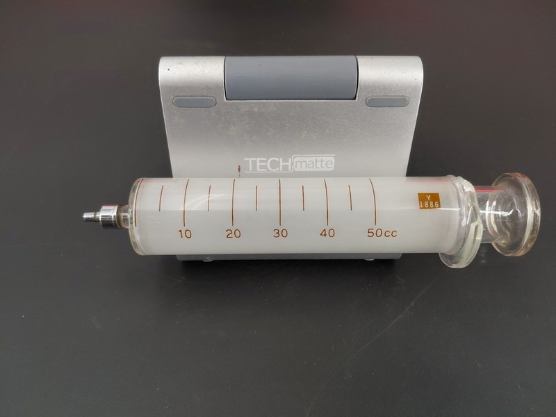 B - D Yale Becton, Dickinson & Co. 50cc Glass Syringe gallery