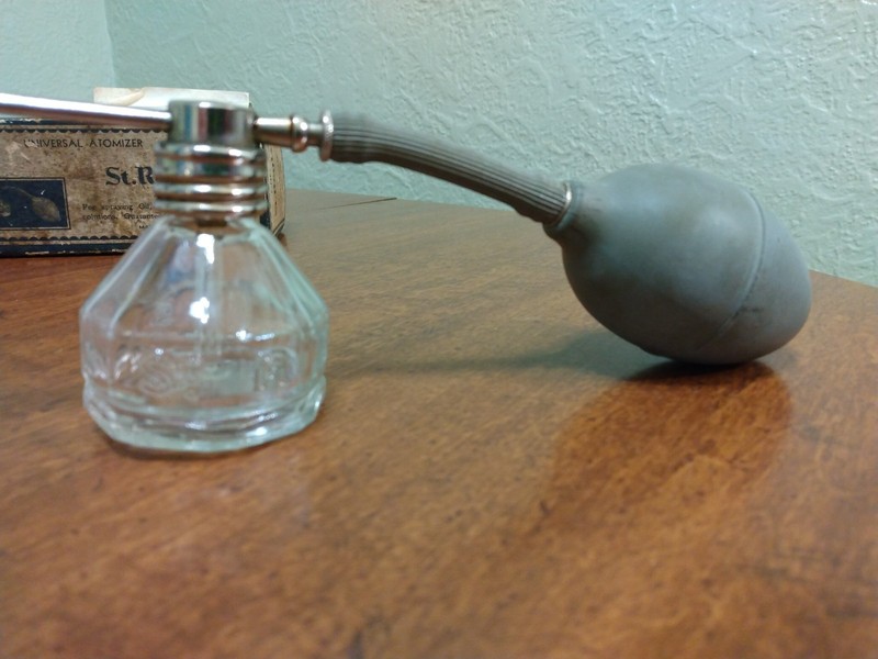 Vintage St. Regis Universal Atomizer No. 100 Spraying Bottle gallery