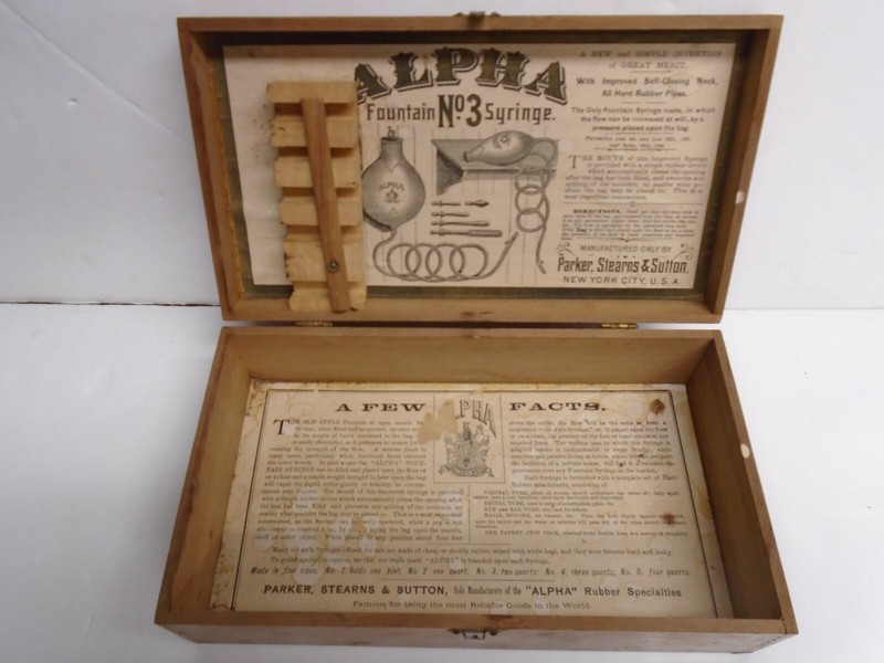 Antique “ALPHA” FOUNTAIN SYRINGE – No.3 – Wood Box w/Inside Rack – BEAUTIFUL!