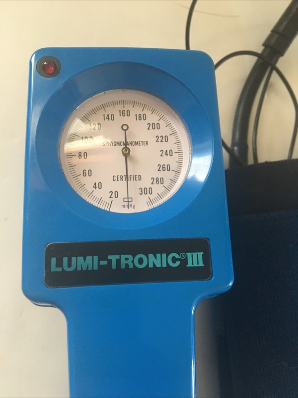 LUMI-TRONIC III Home Electronic BLOOD PRESSURE Unit 9V Medical Device - 60L gallery