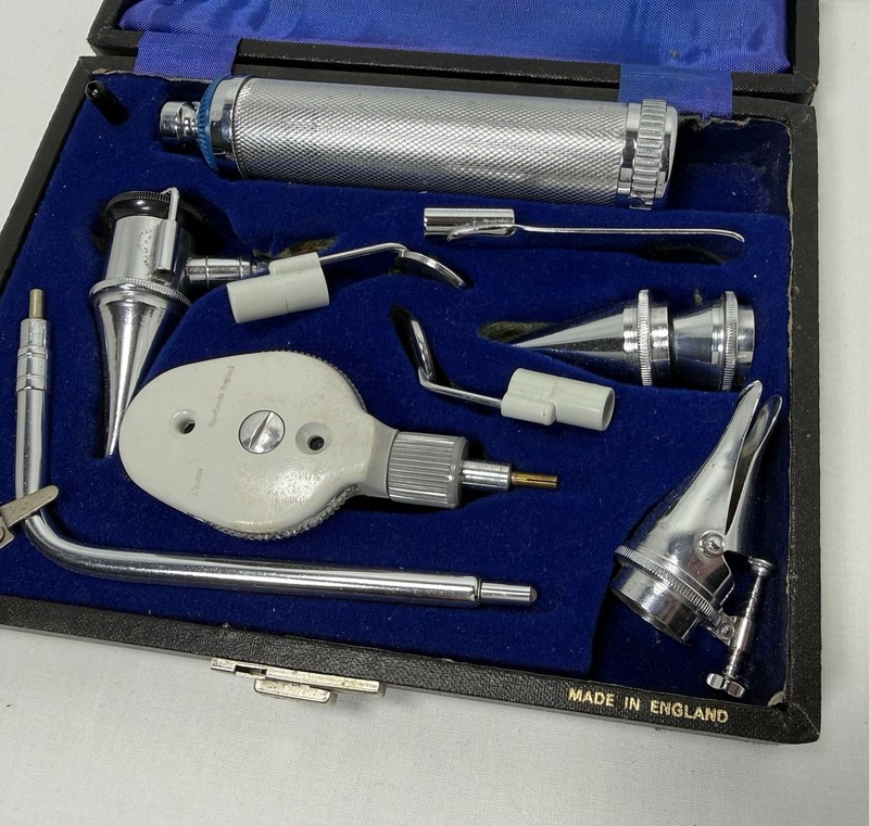 VINTAGE GOWLLANDS OTOSCOPE OPHTHALMOSCOPE DIAGNOSTIC SET MEDICAL INSTRUMENTS gallery