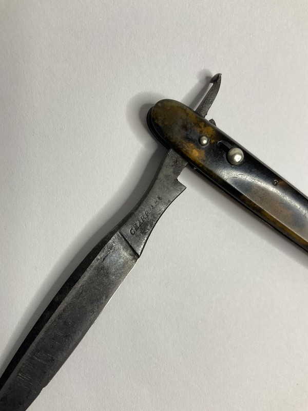RARE VINTAGE MEDICAL FOLDING SCALPEL BLADE CHARRIERE (PARIS) BEAUTIFUL HANDLE gallery