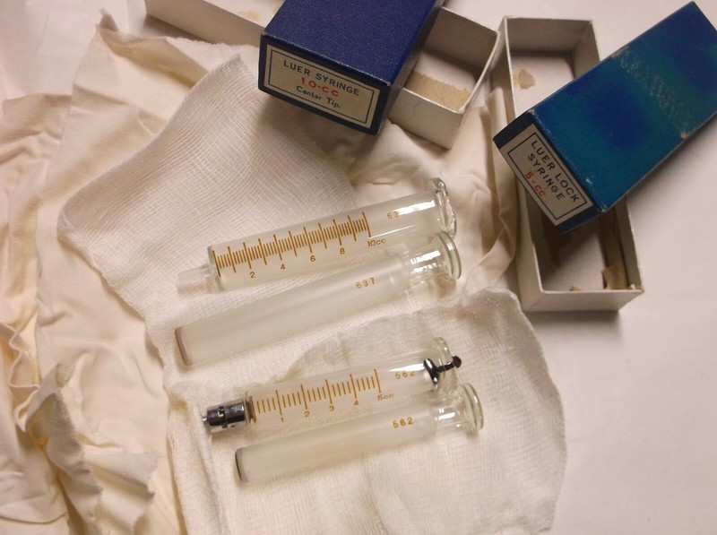 2 VINTAGE GLASS LUER SYRINGES, Lot 2, 10cc & 5cc, With original blue boxes gallery