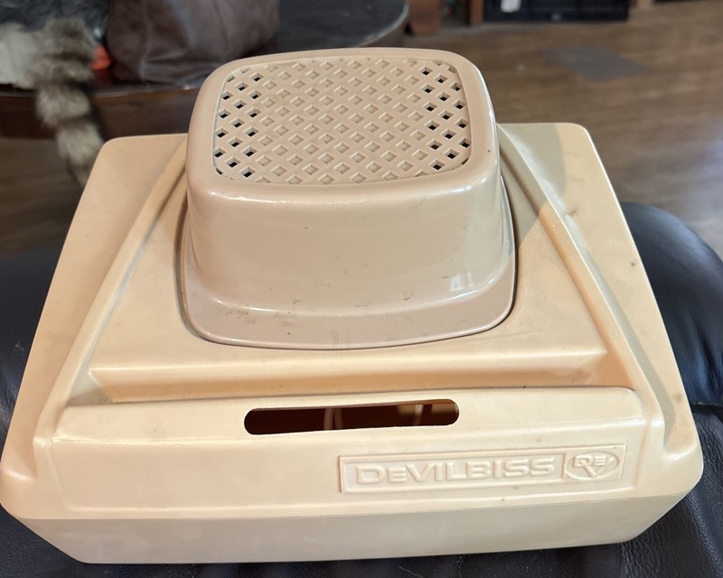 VINTAGE 1970s DEVILBISS HUMIDIFIER COOL MIST 250