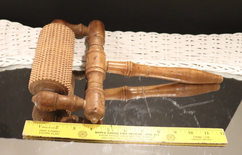 SCARCE VINTAGE ANTIQUE MASSAGE ROLLER MEDICAL INSTRUMENT NEUROLOGICAL INSTRUMENT gallery