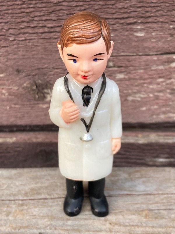 VTG MINIATURE DOCTOR FIGURINE HONG KONG PLASTIC DOCTOR PLASTIC PHYSICIAN TOY 4″