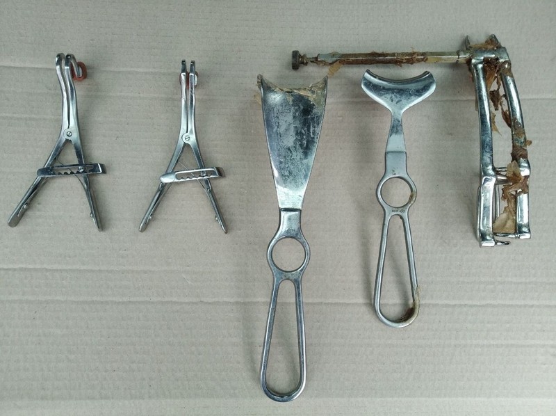 Set of 5 Rare Vintage Soviet Medical Surgical Instruments - NEW! gallery