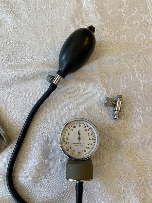Vintage JAG Sphygmomanometer Blood Pressure Cuff Model SM 5 Made In Japan gallery