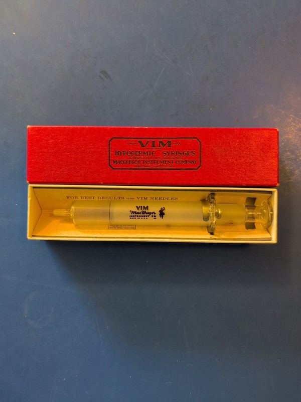 GLASS VIM AMERICAN LUER STANDARD MACGREGOR INSTRMT CO HYPODERMIC SYRINGE 10cc