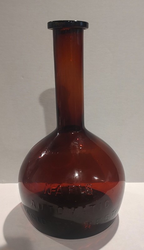 Vintage Amber 1/2 Gallon Laboratory Beaker NAFIS Acidity Test Lab Medical Tool