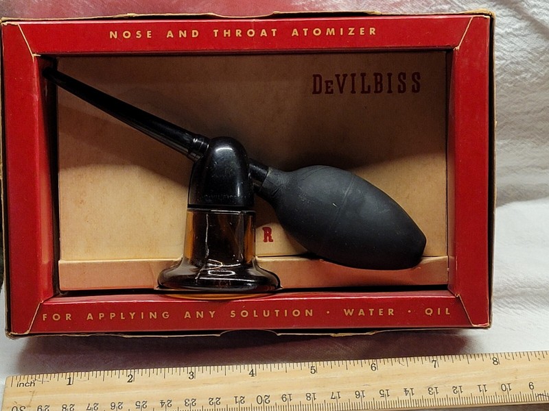 DEVILBISS ATOMIZER NO. 114 VINTAGE NOSE AND SINUS w ORIGINAL BOX AMBER GLASS