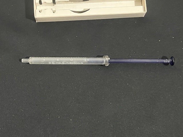 Becton Dickinson B-D Yale Tuberculin Syringe No. 1YT 1cc gallery