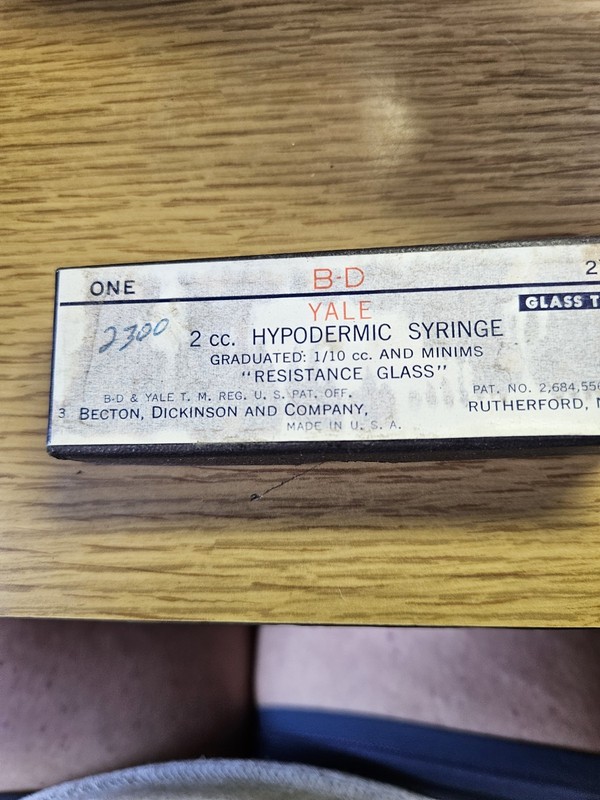 2cc Hypdermic Syringe With Glass Tip Becton Dickinson And Co.