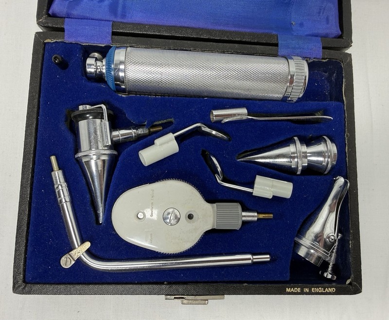 VINTAGE GOWLLANDS OTOSCOPE OPHTHALMOSCOPE DIAGNOSTIC SET MEDICAL INSTRUMENTS gallery