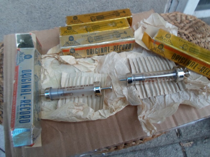 Vintage 1970's LOT of 5 GermanThermo Glass Syringe Injecta Original Record 5ml gallery