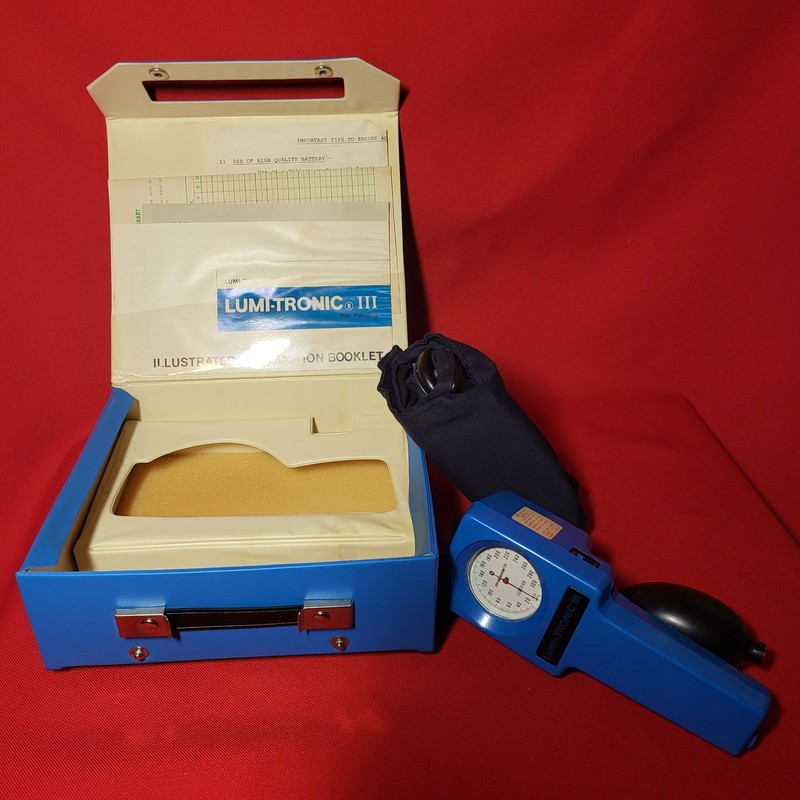 Vintage Lumi Tronic Home Electronic Blood Pressure Unit gallery