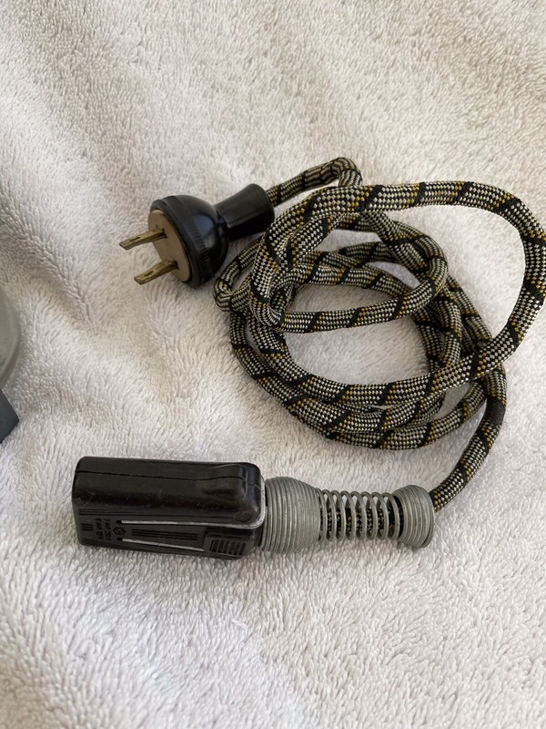 VINTAGE ANTIQUE KAZ NO. 45 ELECTRIC VAPORIZER gallery