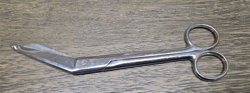 V. MUELLER SURGICAL 8″ LISTER BANDAGE SCISSORS SU2008 XMJT GERMAN STAINLESS VTG