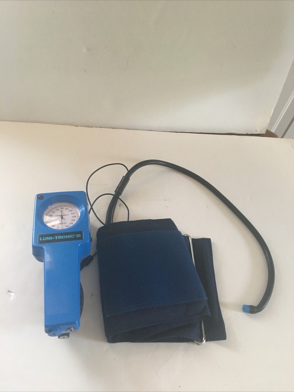 LUMI-TRONIC III Home Electronic BLOOD PRESSURE Unit 9V Medical Device – 60L