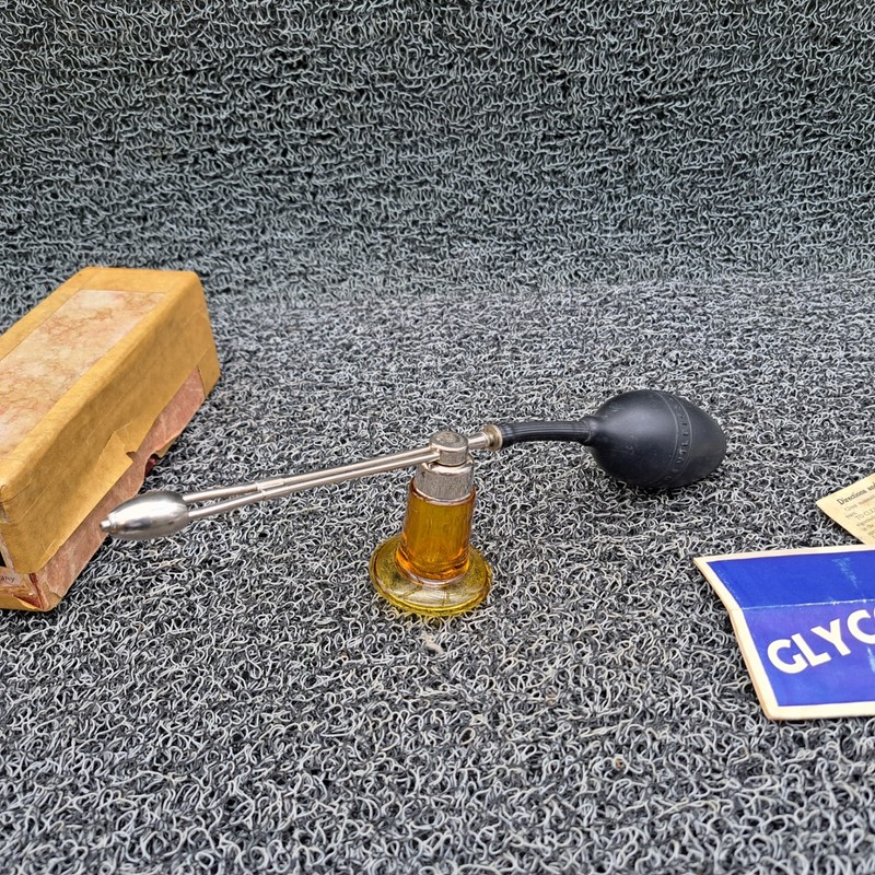 Vintage DeVilbiss No.16 GLYO-Thymoline-Nose & Throat Oil Sprayer gallery