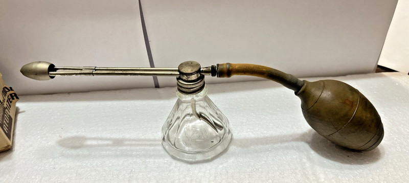 Vintage Spraywell Atomizer Medical Nose and Throat Spray Advertising gallery